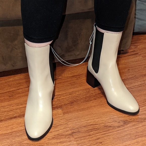 Women's boots by Itzel - Picture 7 of 8